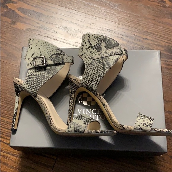 Vince Camuto heeled sandals - Picture 2 of 6